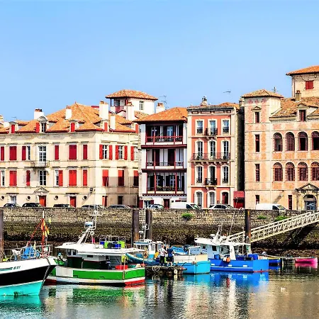 Ravel - Spacieux En Duplex, Proche Centre * Saint-Jean-de-Luz
